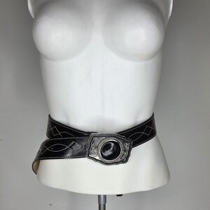 DKNY  sizw L Stylish Black Leather Belt with Silver Buckle